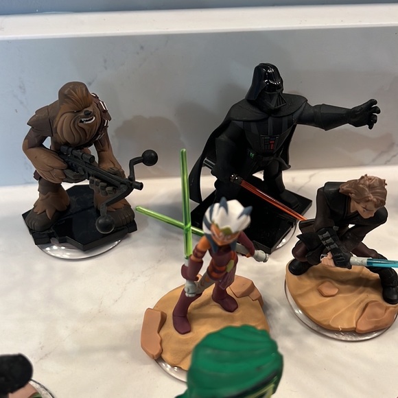 Disney Infinity 26 Figures/ Crystals - Picture 2 of 9